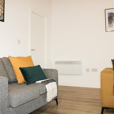 Modern Luxury Serviced Duplex Apartments By Repose- 150 Metro Court, West Bromwich Exterior foto