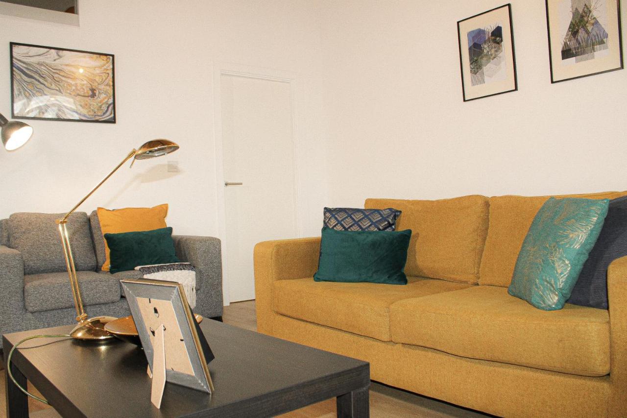 Modern Luxury Serviced Duplex Apartments By Repose- 150 Metro Court, West Bromwich Exterior foto